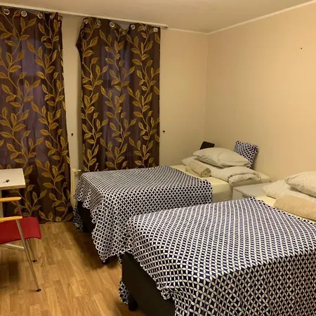 Cheap Center Hostal *
